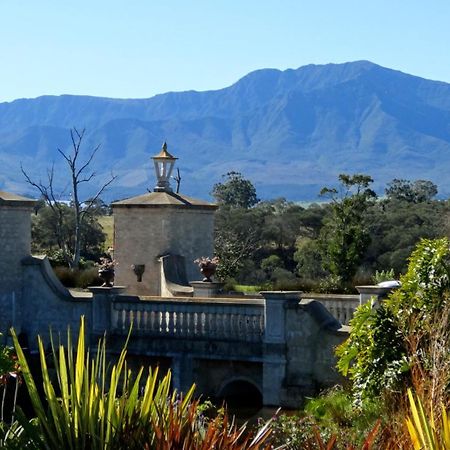 Bygracealone Manor Hotel Outeniekwa Bagian luar foto