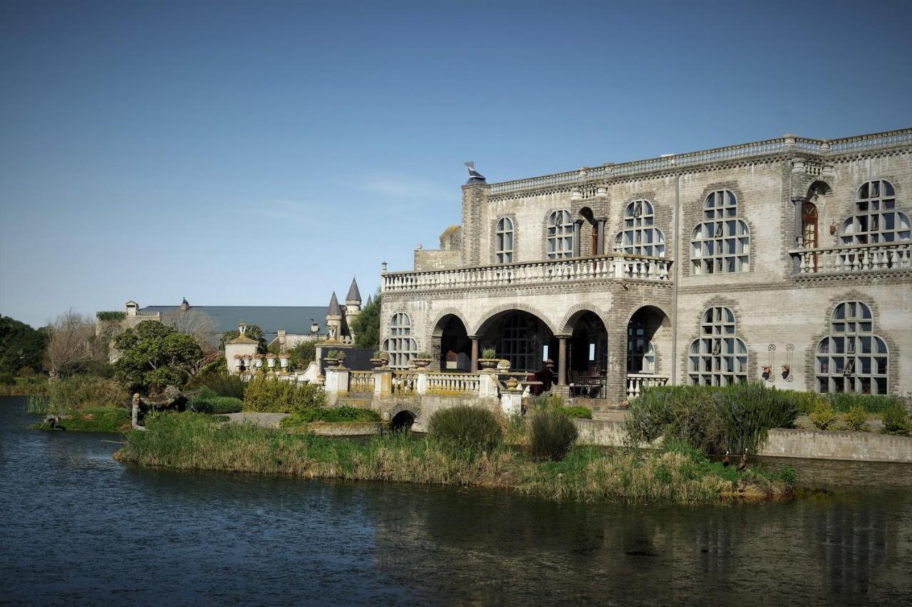 Bygracealone Manor Hotel Outeniekwa Bagian luar foto