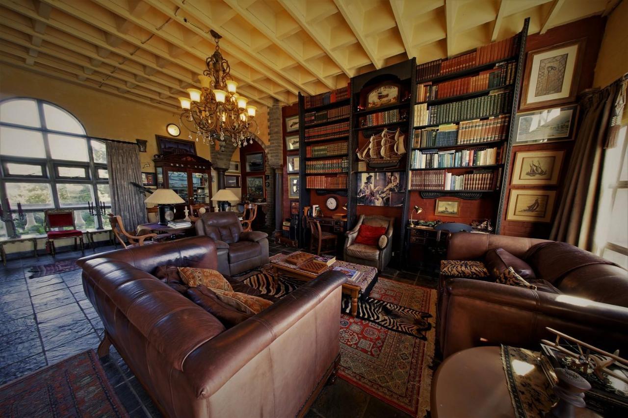 Bygracealone Manor Hotel Outeniekwa Bagian luar foto